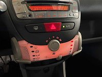 Toyota aygo 1.0-12v aspiration navigator, k-503-st - afbeelding 3 van  21