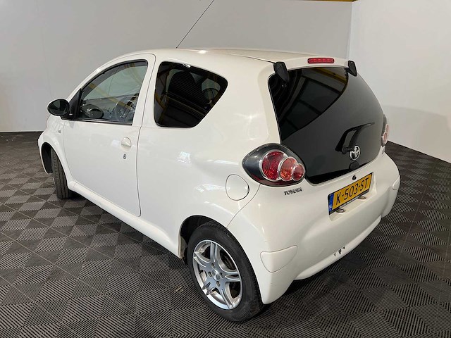 Toyota aygo 1.0-12v aspiration navigator, k-503-st - afbeelding 12 van  21