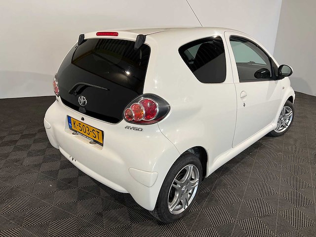 Toyota aygo 1.0-12v aspiration navigator, k-503-st - afbeelding 16 van  21