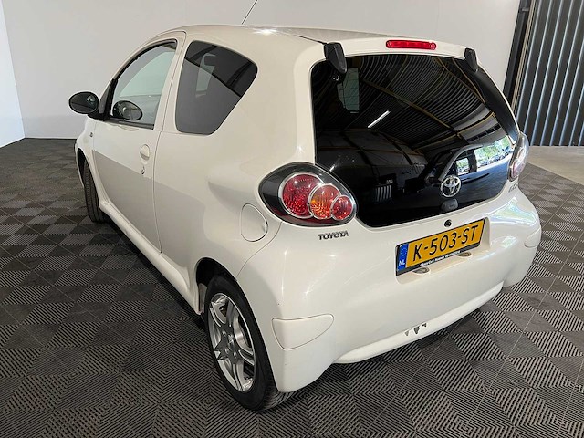 Toyota aygo 1.0-12v aspiration navigator, k-503-st - afbeelding 17 van  21