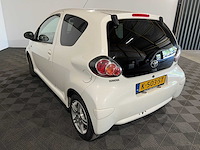 Toyota aygo 1.0-12v aspiration navigator, k-503-st - afbeelding 17 van  21