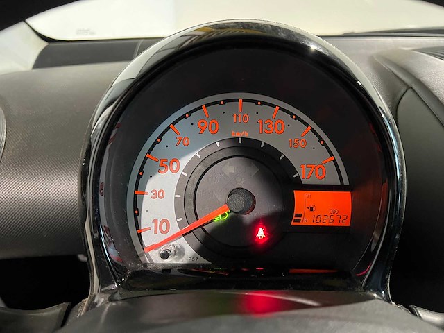 Toyota aygo 1.0-12v aspiration navigator, k-503-st - afbeelding 21 van  21