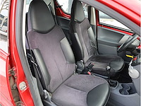 Toyota aygo 1.0-12v aspiration red 2010, 72-nsv-8 - afbeelding 6 van  18