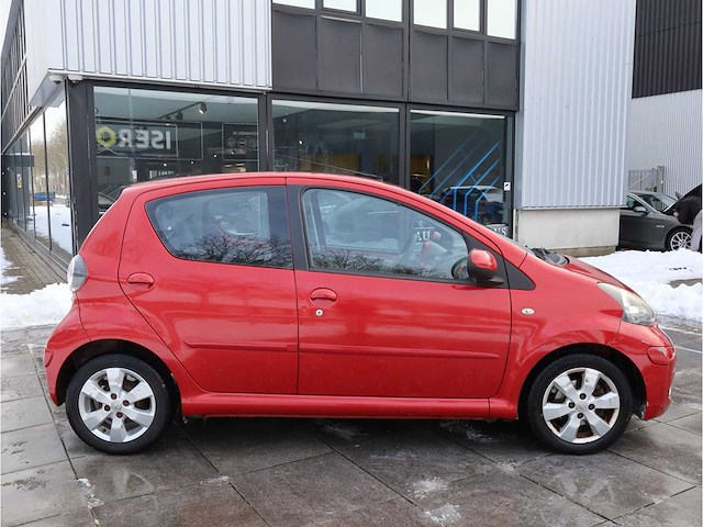 Toyota aygo 1.0-12v aspiration red 2010, 72-nsv-8 - afbeelding 15 van  18