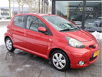 Toyota aygo 1.0-12v aspiration red 2010, 72-nsv-8 - afbeelding 16 van  18