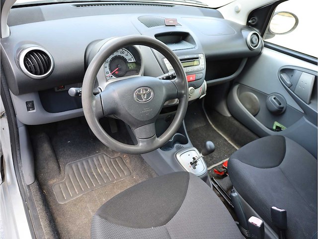 Toyota aygo 1.0-12v + automaat 2008, 24-nsr-3 - afbeelding 2 van  29