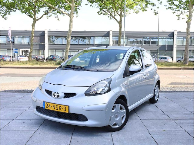 Toyota aygo 1.0-12v + automaat 2008, 24-nsr-3 - afbeelding 1 van  29