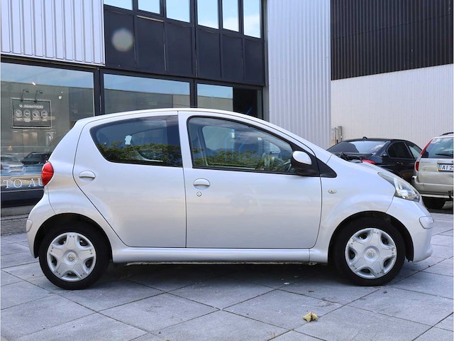 Toyota aygo 1.0-12v + automaat 2008, 24-nsr-3 - afbeelding 26 van  29