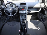 Toyota aygo 1.0-12v comfort 2009, 90-kdt-3 - afbeelding 2 van  14