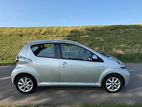 Toyota aygo 1.0-12v comfort 5 deurs 47-lrv-1 - afbeelding 11 van  15
