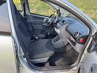 Toyota aygo 1.0-12v comfort 5 deurs 47-lrv-1 - afbeelding 4 van  15