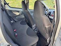 Toyota aygo 1.0-12v comfort 5 deurs 47-lrv-1 - afbeelding 2 van  15