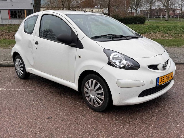 Toyota aygo 1.0 12v cool, 35-phf-4 - afbeelding 2 van  6
