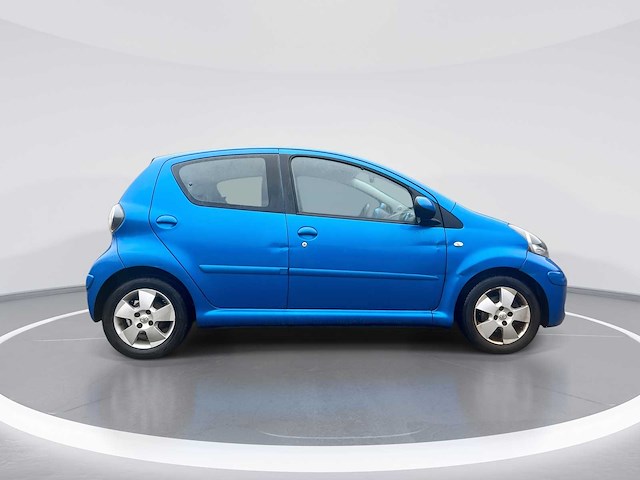 Toyota aygo 1.0-12v dynamic blue 5-deurs | 34-ksv-7 - afbeelding 7 van  22