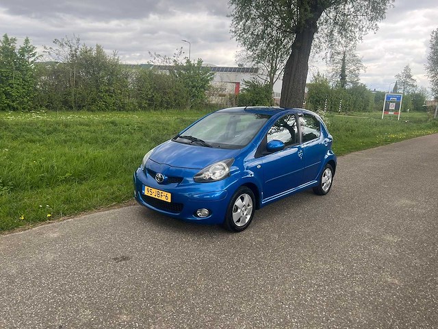 Toyota aygo 1.0-12v dynamic blue , 95-jbf-6 - afbeelding 1 van  14