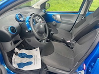 Toyota aygo 1.0-12v dynamic blue , 95-jbf-6 - afbeelding 11 van  14