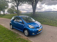 Toyota aygo 1.0-12v dynamic blue , 95-jbf-6 - afbeelding 14 van  14