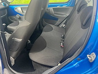 Toyota aygo 1.0-12v dynamic blue , 95-jbf-6 - afbeelding 7 van  18