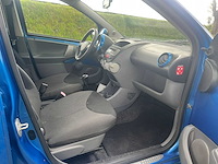 Toyota aygo 1.0-12v dynamic blue , 95-jbf-6 - afbeelding 9 van  18