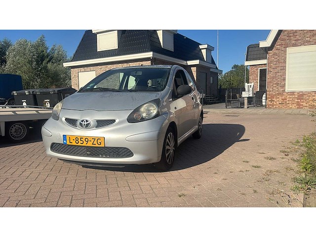 Toyota aygo 1.0-12v | l-859-zg i - afbeelding 1 van  12