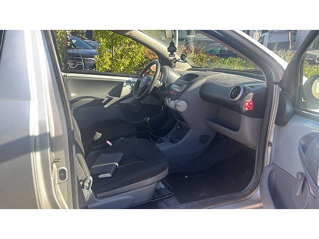 Toyota aygo 1.0-12v | l-859-zg i - afbeelding 9 van  12
