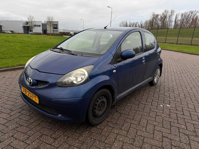 Toyota aygo 1.0 12v, xb-251-t - afbeelding 1 van  15