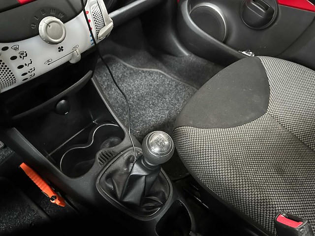 Toyota aygo 1.0 vvt-i access 28pk 2013, kt-612-x - afbeelding 17 van  34