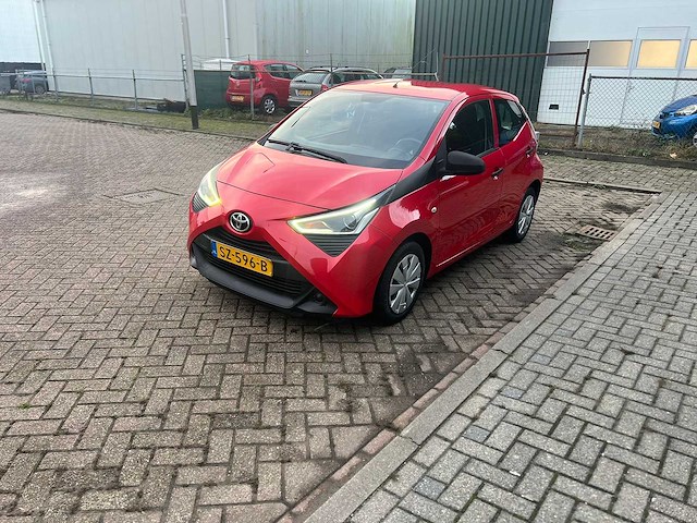 Toyota aygo 1.0 vvt i x-fun ,sz-596-b - afbeelding 1 van  22