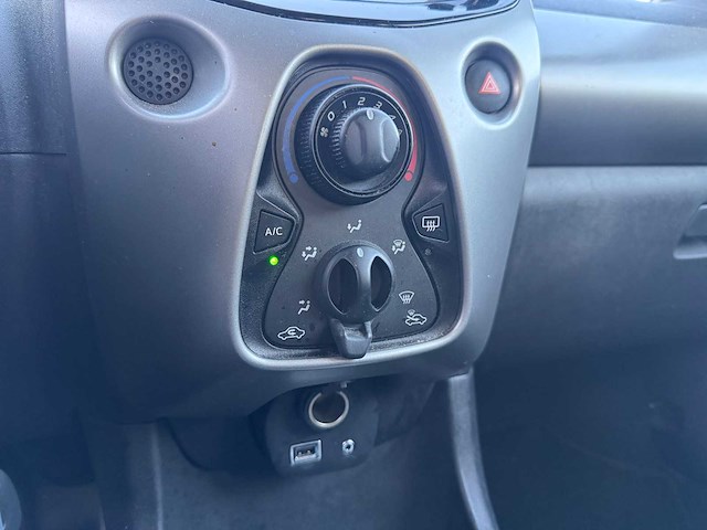 Toyota aygo 1.0 vvt i x play automaat ; hk-971-f - afbeelding 5 van  15