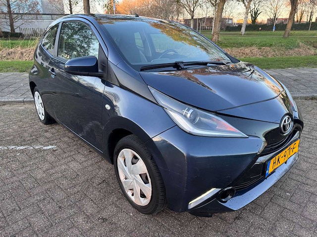 Toyota aygo 1.0 vvt i x play; hk-971-f - afbeelding 9 van  15