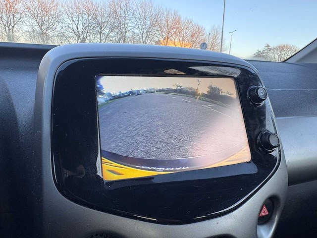 Toyota aygo 1.0 vvt i x play; hk-971-f - afbeelding 15 van  15