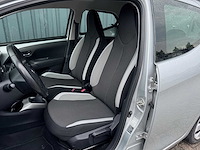 Toyota aygo 1.0 vvt-i x-play | jk-274-v i - afbeelding 16 van  21
