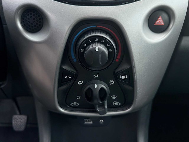 Toyota aygo 1.0 vvt-i x-play | jk-274-v i - afbeelding 20 van  21