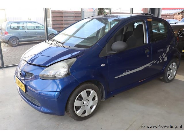 Toyota aygo| benzine | kenteken: rx-652-f - afbeelding 1 van  26