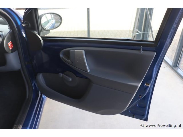 Toyota aygo| benzine | kenteken: rx-652-f - afbeelding 6 van  26