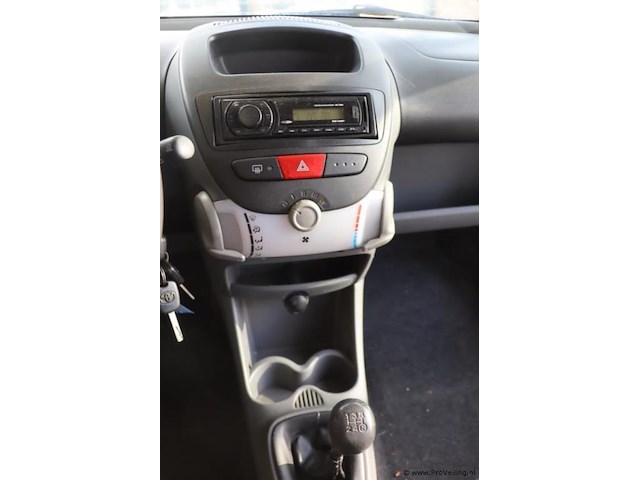 Toyota aygo| benzine | kenteken: rx-652-f - afbeelding 16 van  26