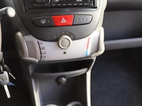 Toyota aygo| benzine | kenteken: rx-652-f - afbeelding 16 van  26