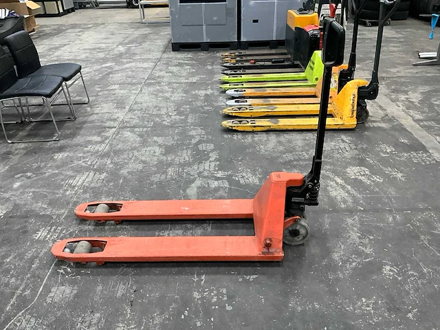 Toyota bt-lifter hand hydraulische palletwagen - afbeelding 1 van  5