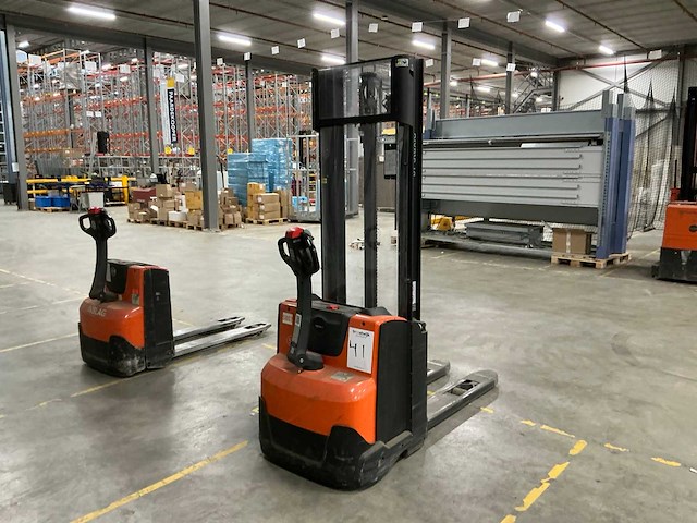 Toyota bt staxio dxt3300 elektrische palletwagen - afbeelding 8 van  12