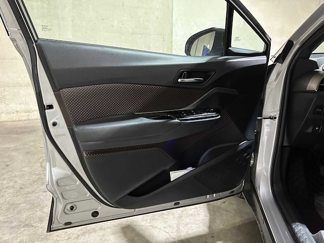 Toyota c-hr 1.2 first edition 116pk 2017, nb-105-x - afbeelding 28 van  44