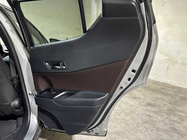 Toyota c-hr 1.2 first edition 116pk 2017, nb-105-x - afbeelding 33 van  44