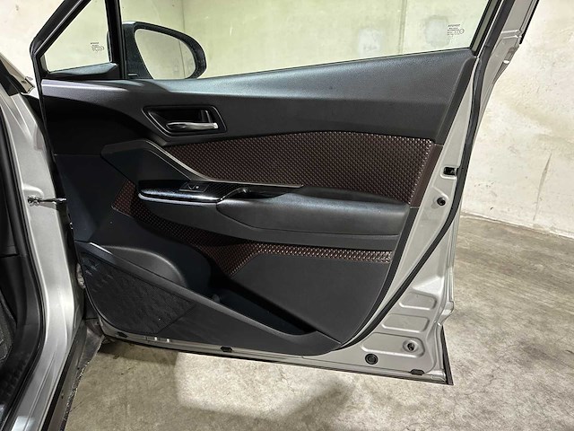 Toyota c-hr 1.2 first edition 116pk 2017, nb-105-x - afbeelding 36 van  44