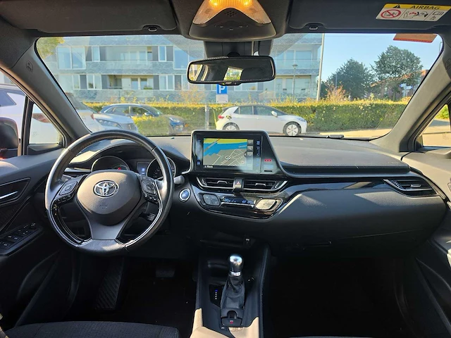 Toyota c-hr 1.8 hybrid dynamic | nj-311-g i - afbeelding 4 van  7
