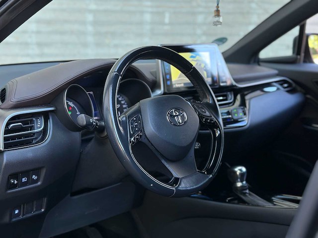 Toyota c-hr 1.8 hybrid executive 122pk 2017 (origineel-nl), rf-509-l - afbeelding 9 van  55