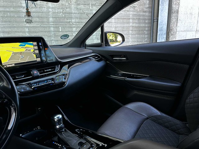Toyota c-hr 1.8 hybrid executive 122pk 2017 (origineel-nl), rf-509-l - afbeelding 11 van  55