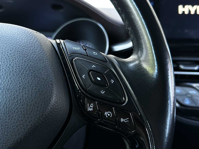 Toyota c-hr 1.8 hybrid executive 122pk 2017 (origineel-nl), rf-509-l - afbeelding 17 van  55