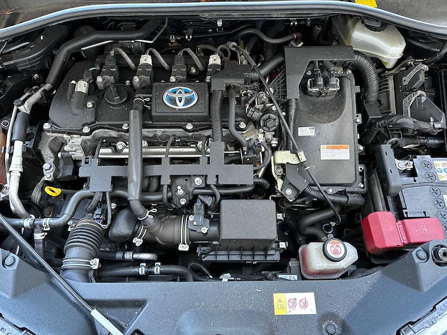 Toyota c-hr 1.8 hybrid executive 122pk 2017 (origineel-nl), rf-509-l - afbeelding 35 van  55