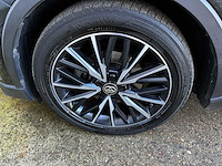 Toyota c-hr 1.8 hybrid executive 122pk 2017 (origineel-nl), rf-509-l - afbeelding 43 van  55