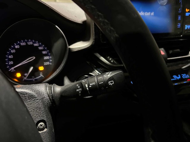 Toyota c-hr 1.8 hybrid executive 98pk 2017, pg-762-k - afbeelding 18 van  42