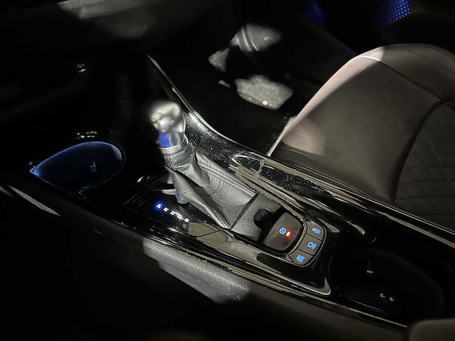 Toyota c-hr 1.8 hybrid executive 98pk 2017, pg-762-k - afbeelding 20 van  42